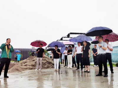 2023年7月17日上午潛山市委潘書記、市政府戴市長帶隊(duì)到潛山園區(qū)調(diào)研召開全市農(nóng)業(yè)項(xiàng)目現(xiàn)場會，農(nóng)業(yè)局李局長以及各鄉(xiāng)鎮(zhèn)主要領(lǐng)導(dǎo)陪同！